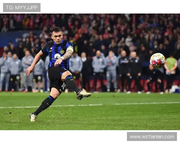 雷速评审团分析库巴西禁区铲倒劳塔罗事件 主裁回看VAR判定点球是否公正